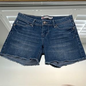 Levi’s midi short size 3